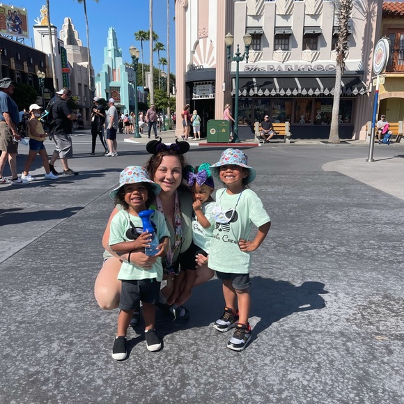 Heather’s Closet! - Picture 4 of 5